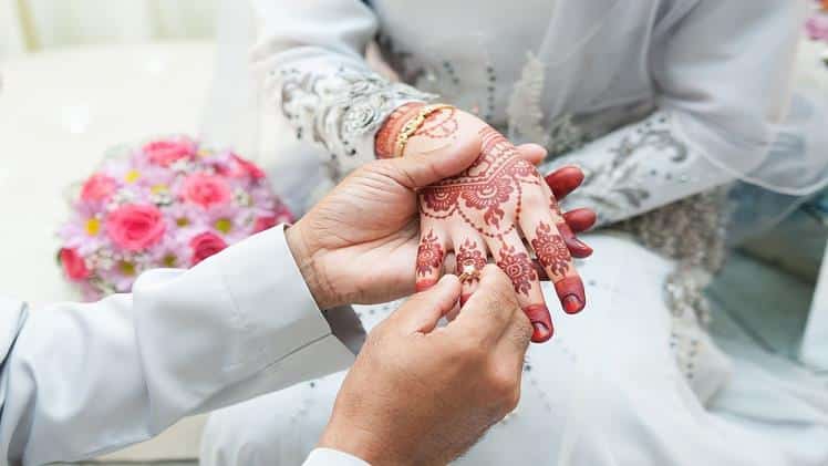 muslim couple pic shayari