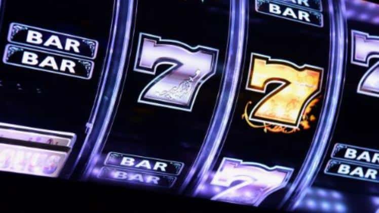 Slot